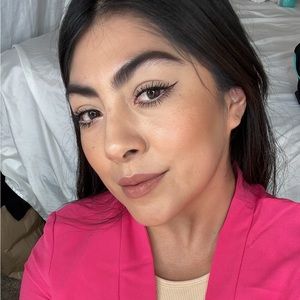 Meet your Posher, Evelyn